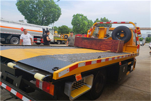 红塔区附近拖车电话号码服务